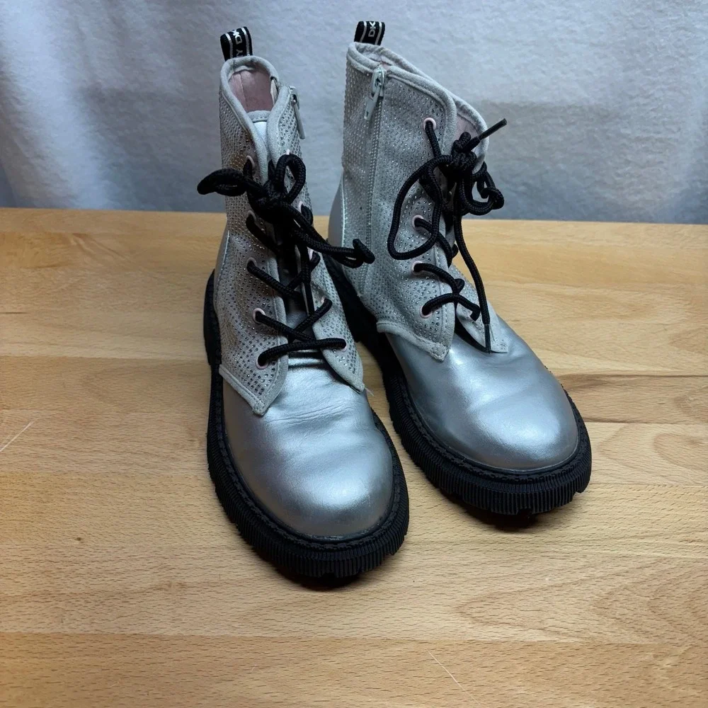 DKNY Ava Stone Moto Boots Kids Size 3 Silver Rhinestone Studded Zip Up Lug‎ Sole